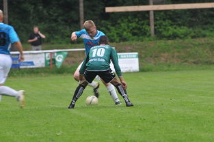 开云电竞平台-足球战术多样化提升比赛精彩度，足球比赛技战术的运用和分析  第1张