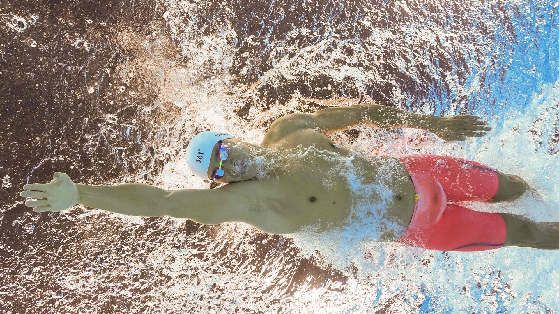 CBA推动中国篮球全面职业化，当前中国篮球运动推进职业化进程的关键